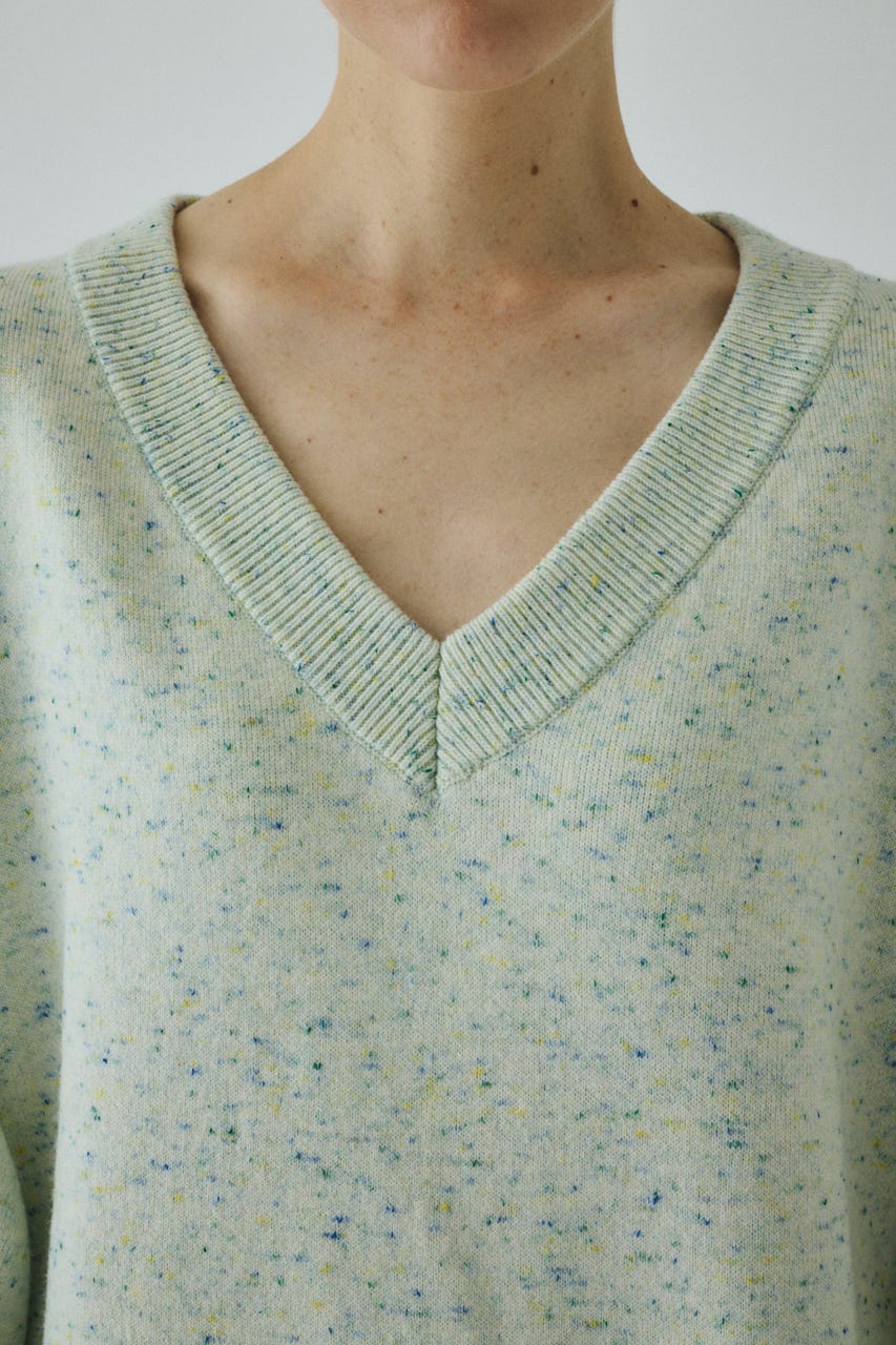 V neck knit one piece 柄WHT FREE