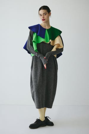 ［予約］Ruffle knit dress