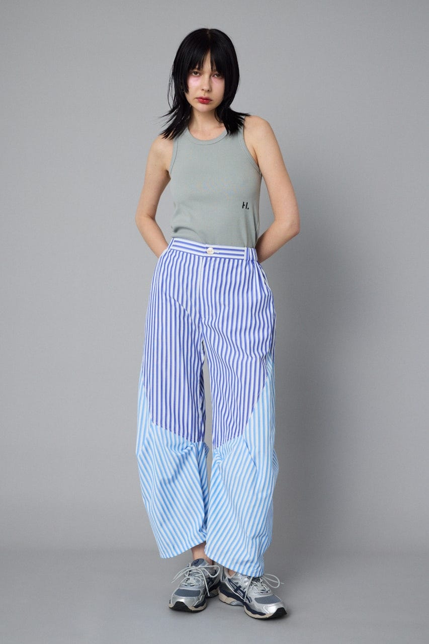 Tuck easy pants 柄BLU 36