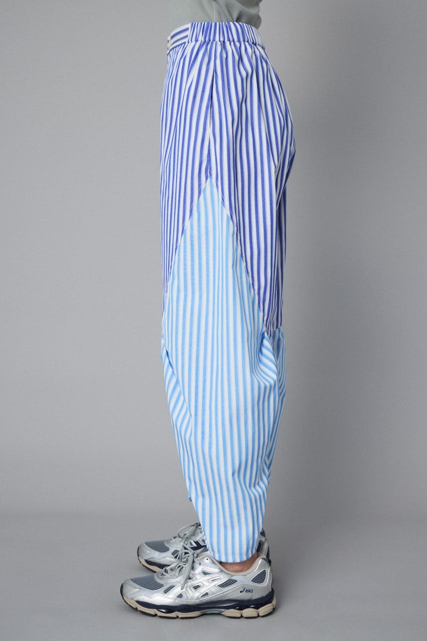 Tuck easy pants 柄BLU 36