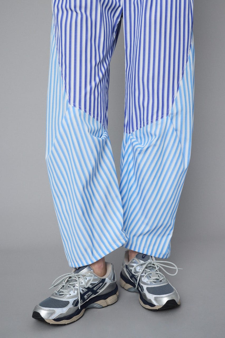 Tuck easy pants 柄BLU 36