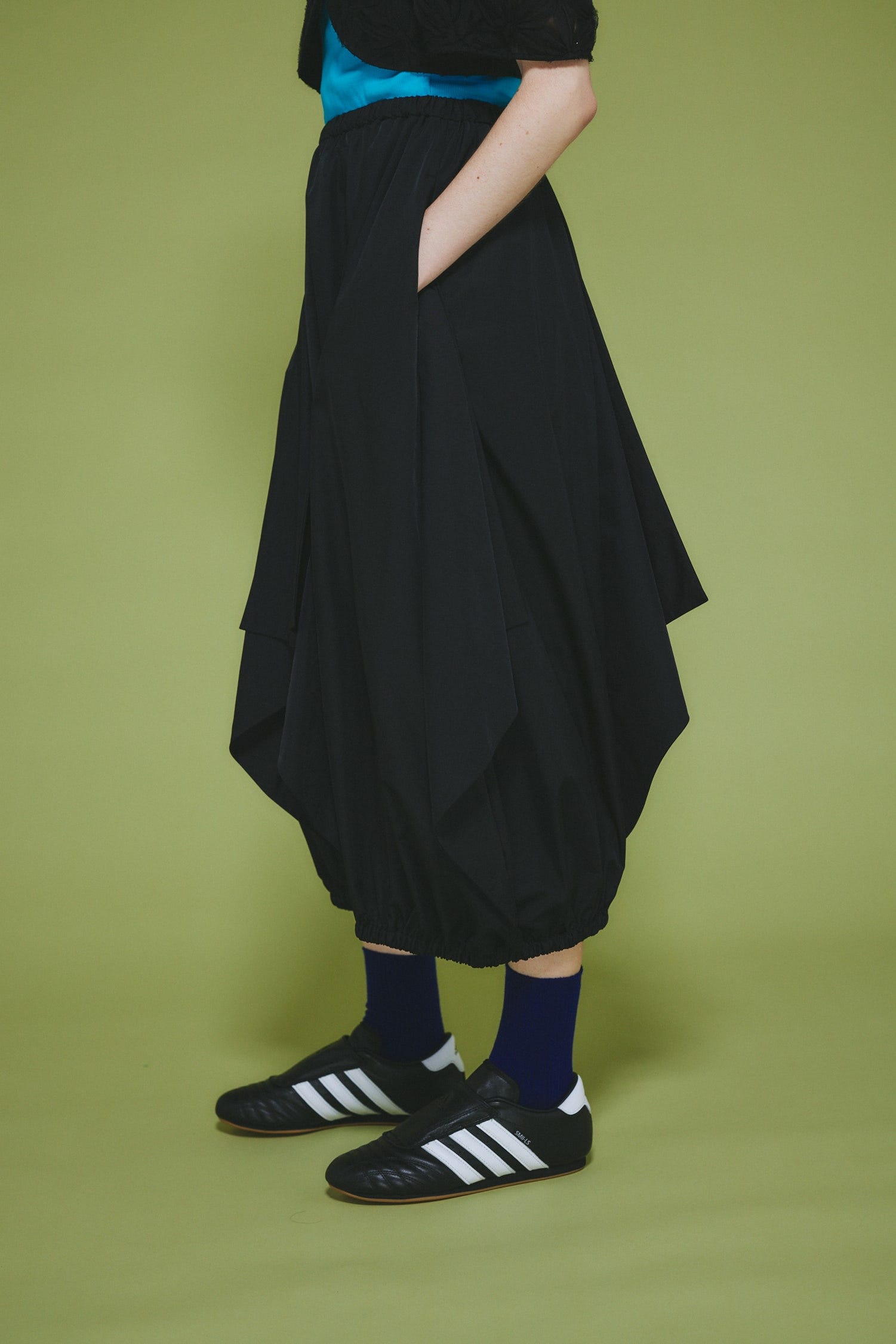 Triangle skirt BLK FREE