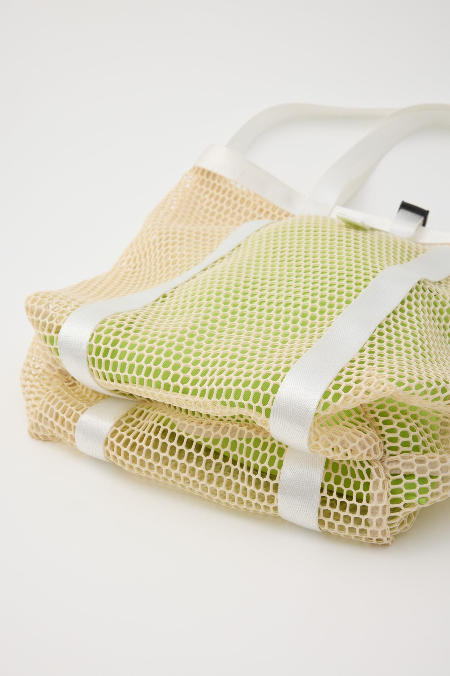Mesh bag O/WHT FREE
