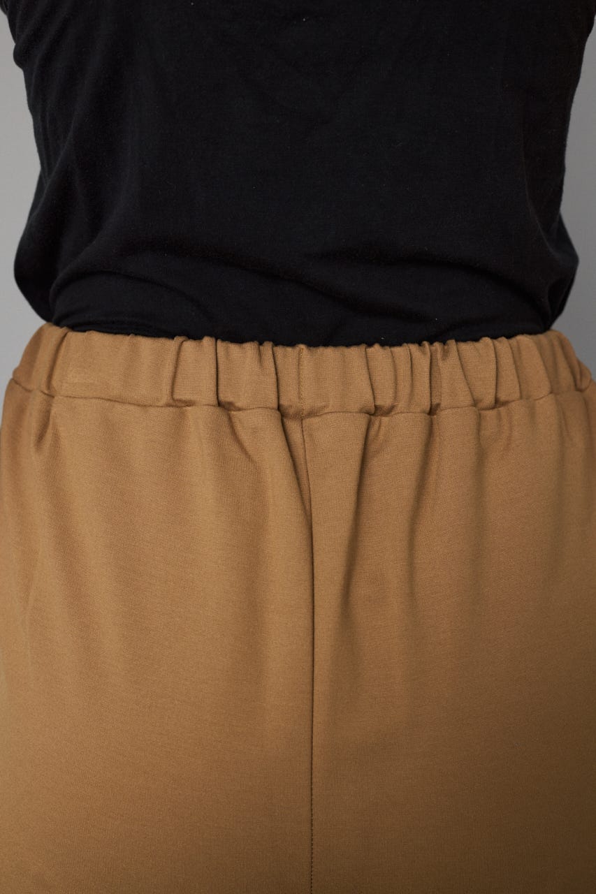Ponte half pants L/BRN FREE