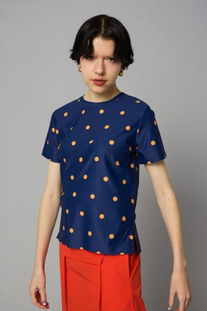 Conpact cut tops