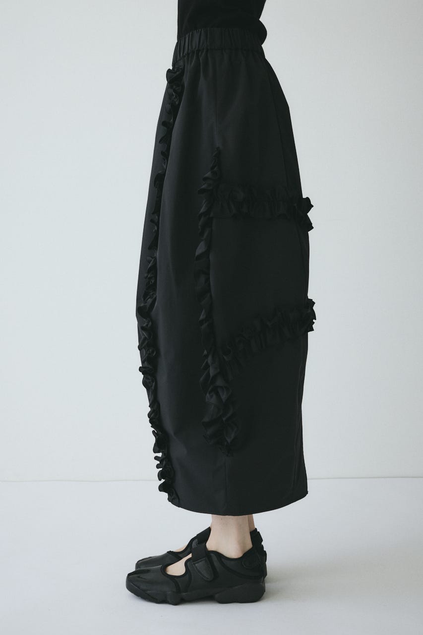 【ポイントアップ+4％対象商品】［予約］Frill cocoon skirt BLK FREE