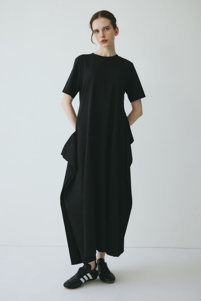 【ポイントアップ+4％対象商品】［予約］Deformation flare cut onepiece BLK FREE