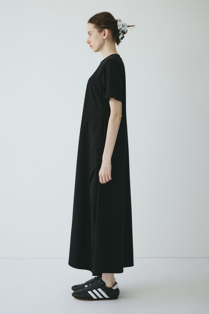 【ポイントアップ+4％対象商品】［予約］Deformation flare cut onepiece BLK FREE