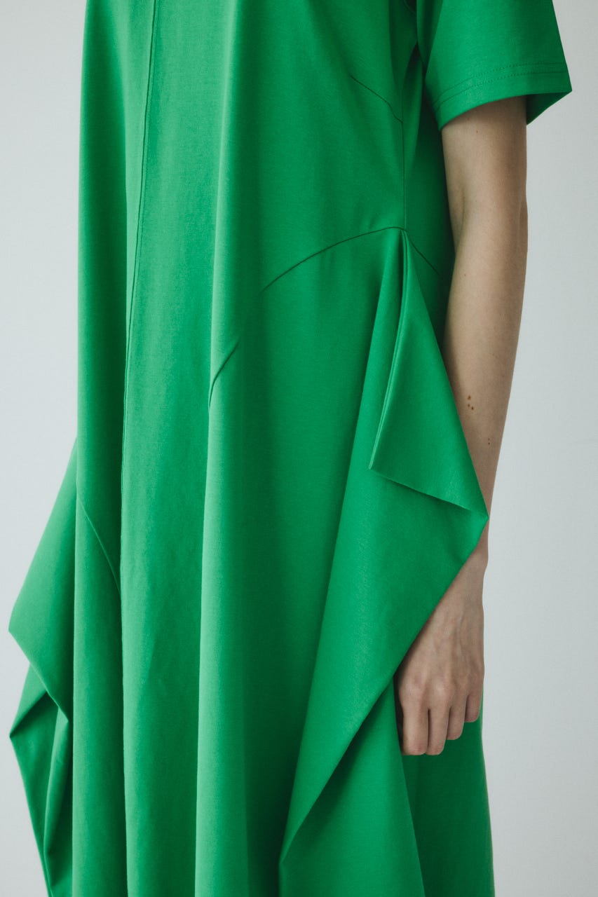 【ポイントアップ+4％対象商品】［予約］Deformation flare cut onepiece GRN FREE