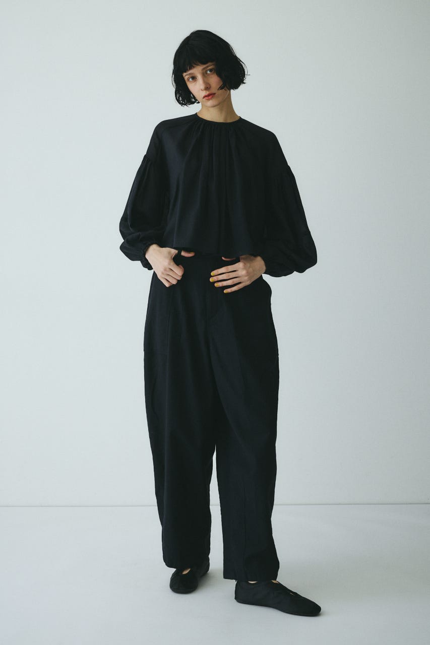 ［予約］Volume sleeve blouse BLK FREE