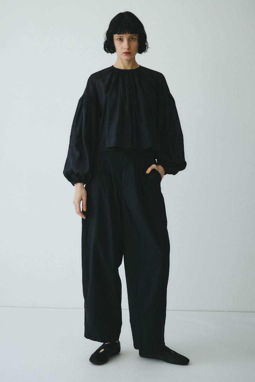 ［予約］Volume sleeve blouse BLK FREE