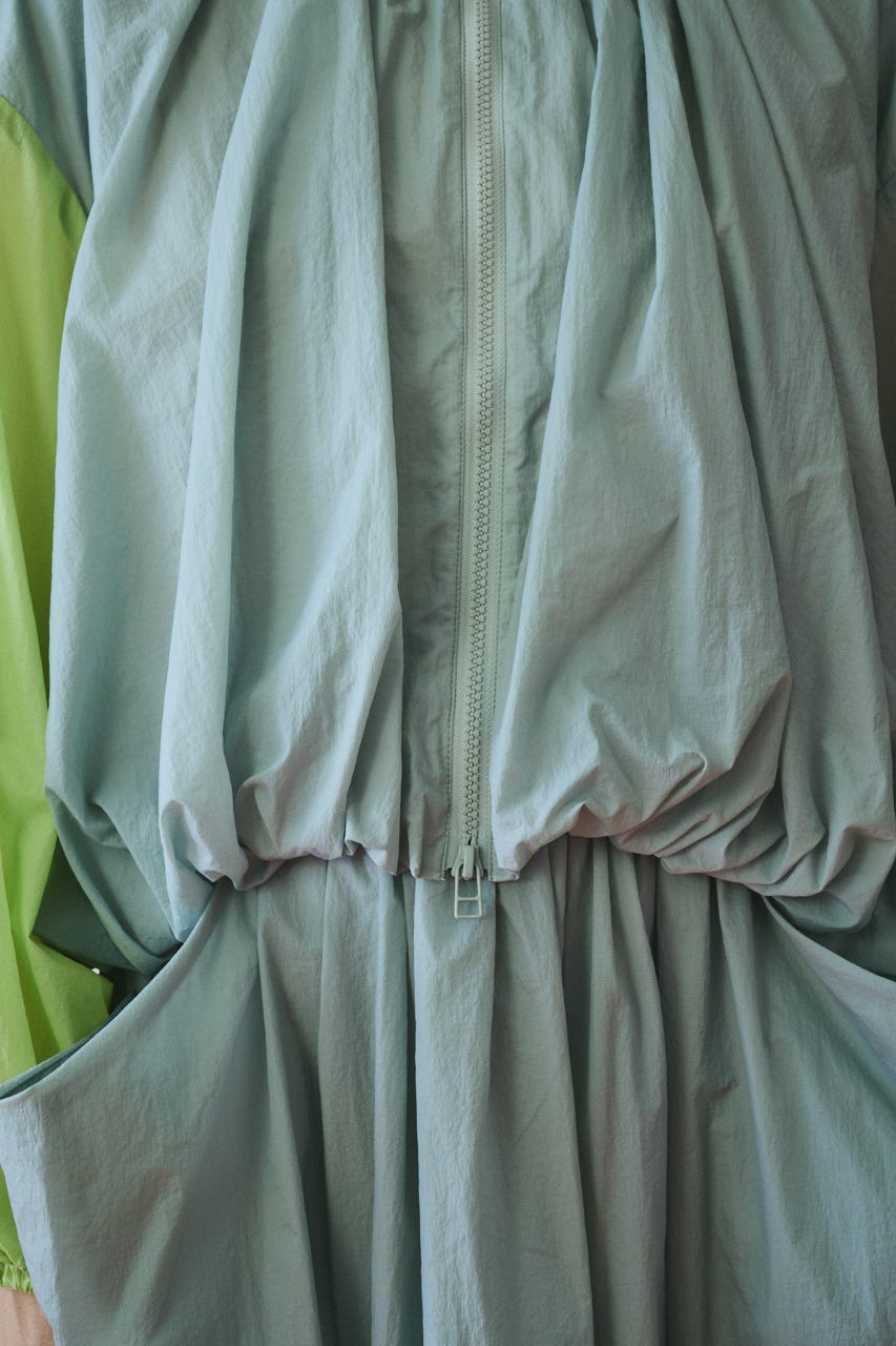 Balloon hem nylon blouson L/GRY FREE