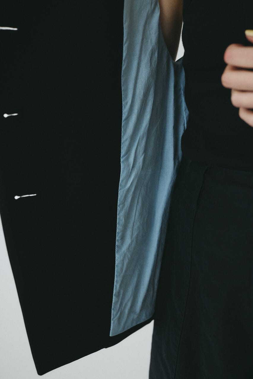 Wave neck vest BLK FREE