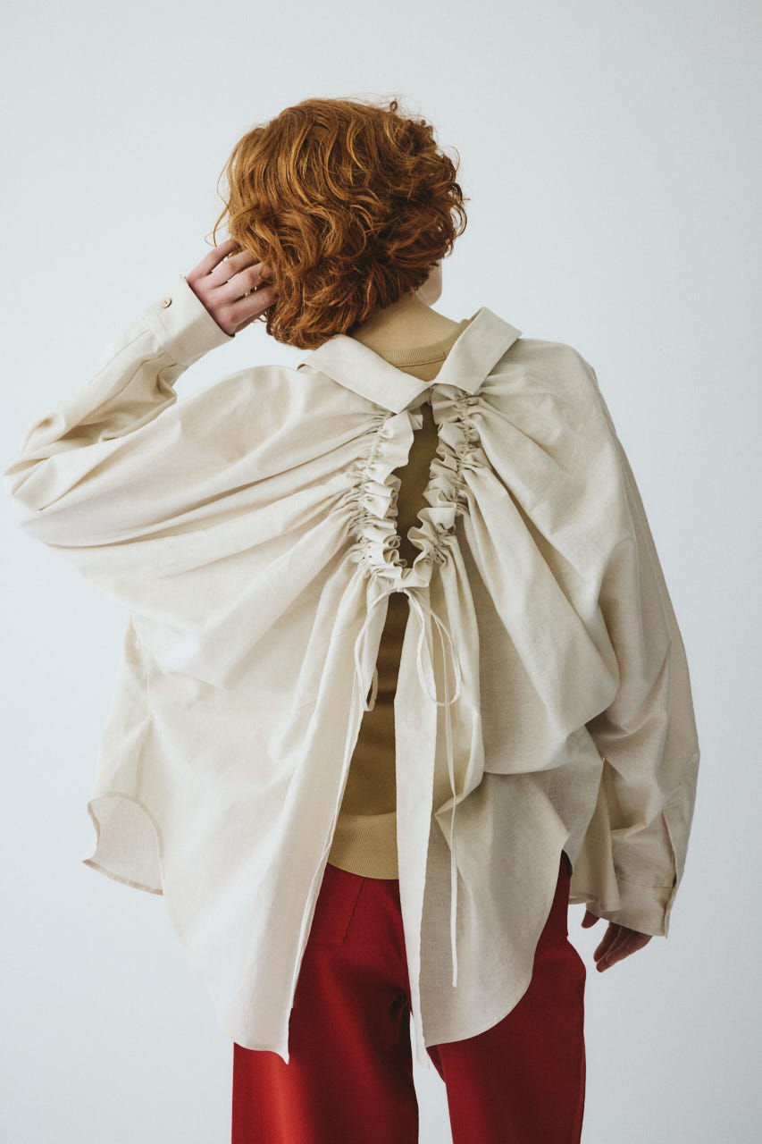 ［予約］Back shirring shirt L/BEG FREE