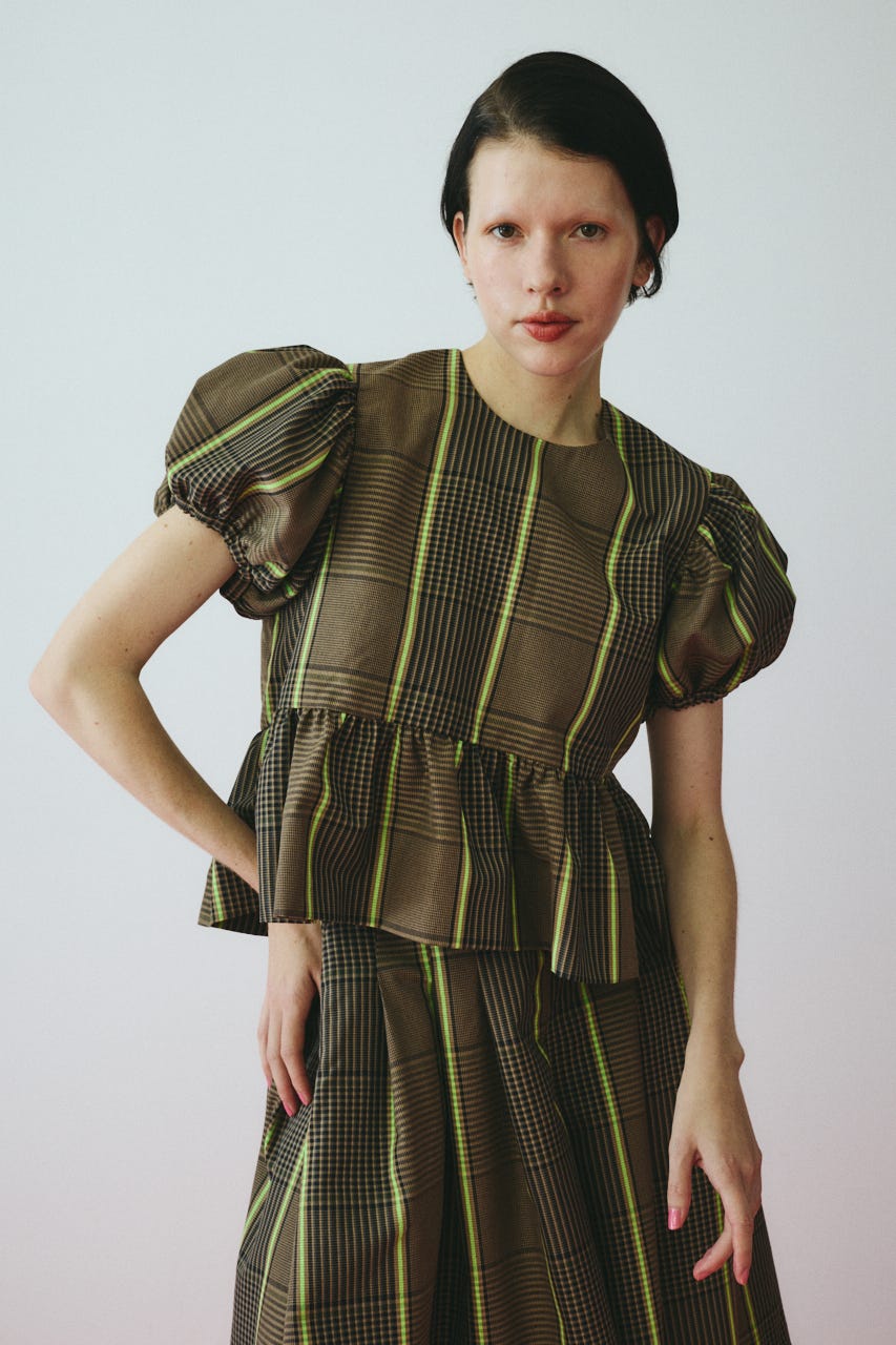 Volume sleeve tops 柄BRN FREE