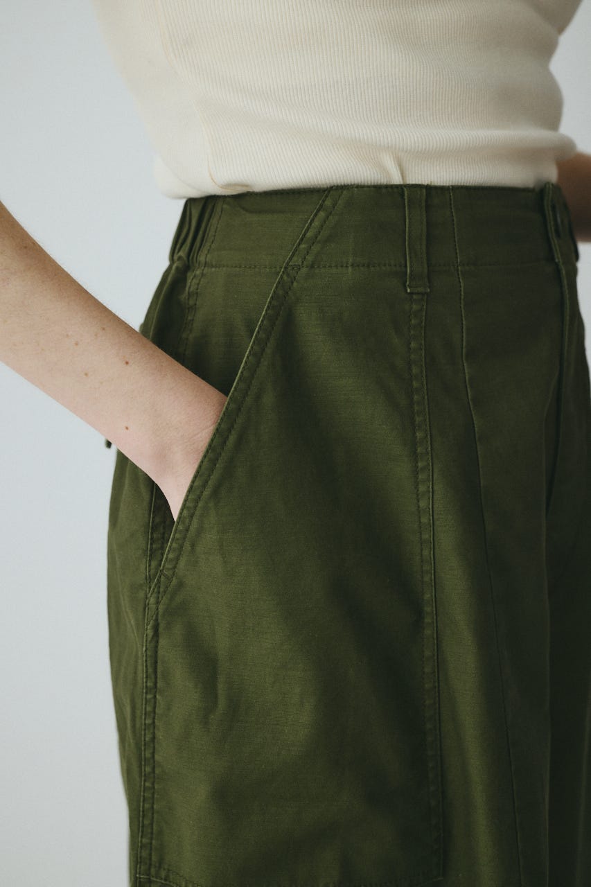 Round form baker half pants KHA 38