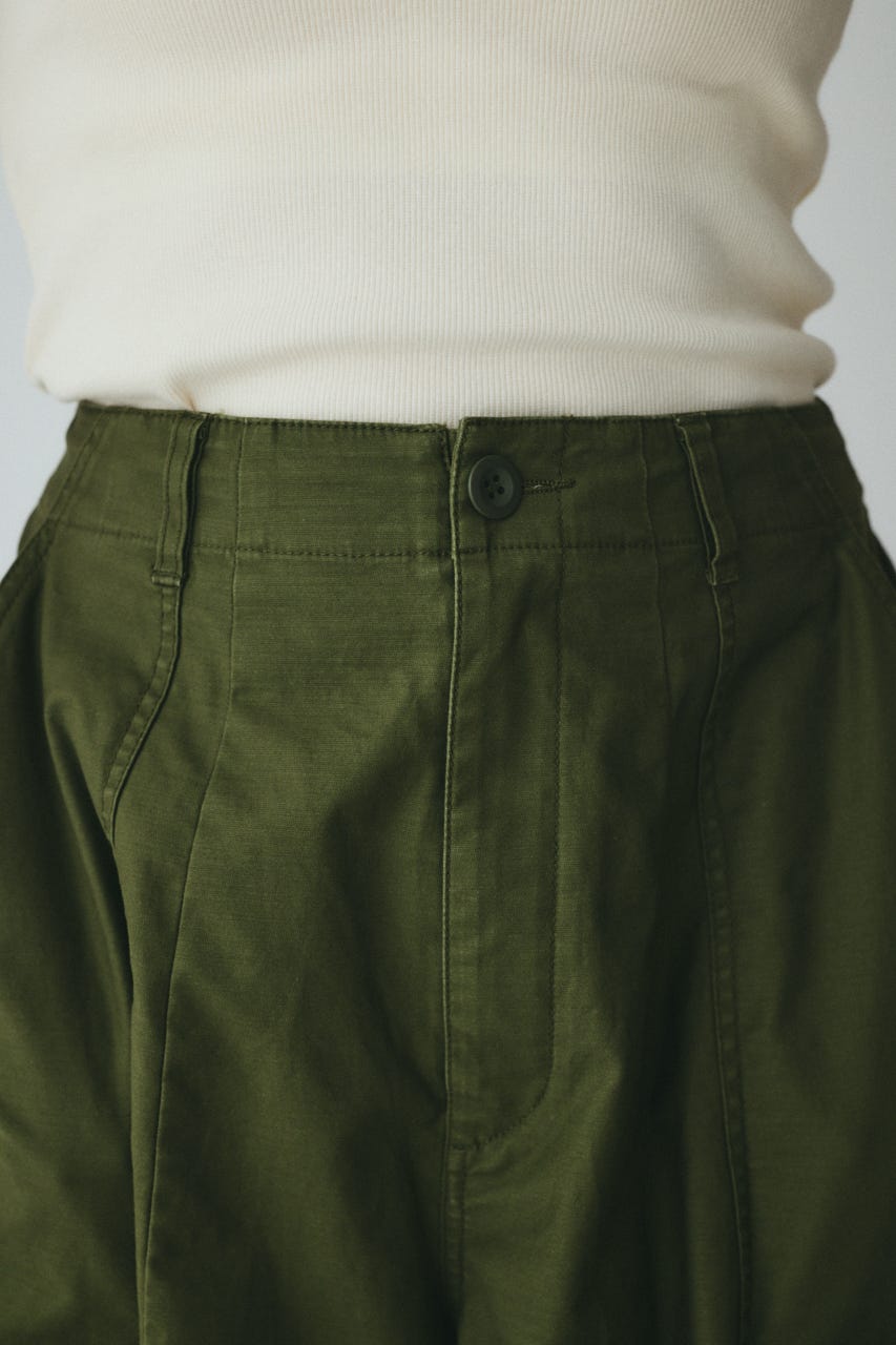 Round form baker half pants KHA 38