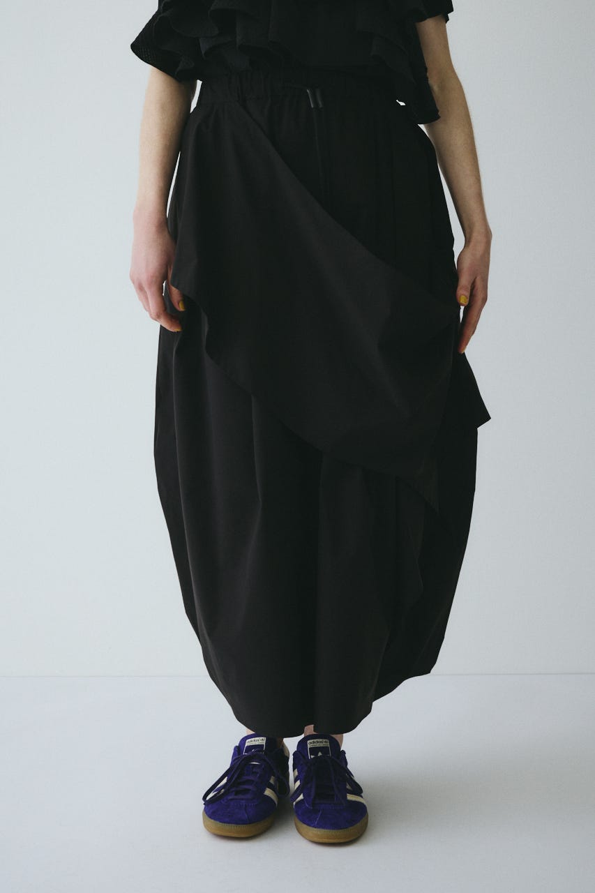 ［予約］Deformation cocoon skirt BLK FREE