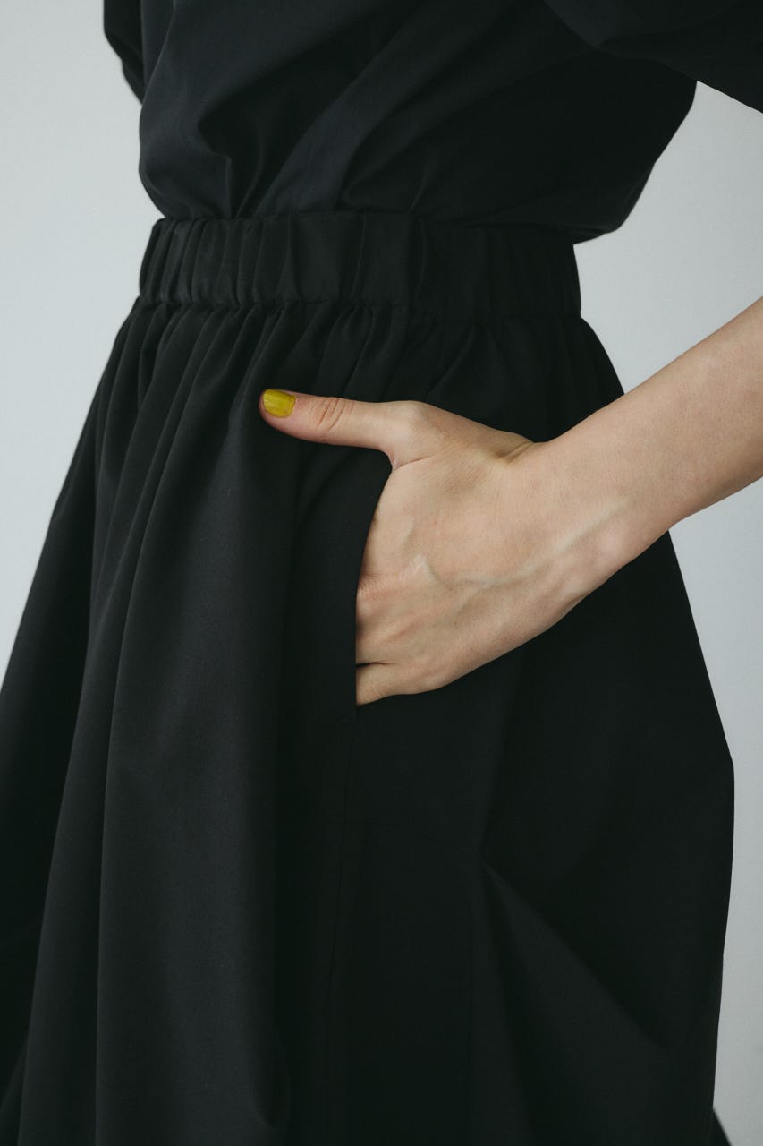 CLO Many tuck volume skirt BLK 38