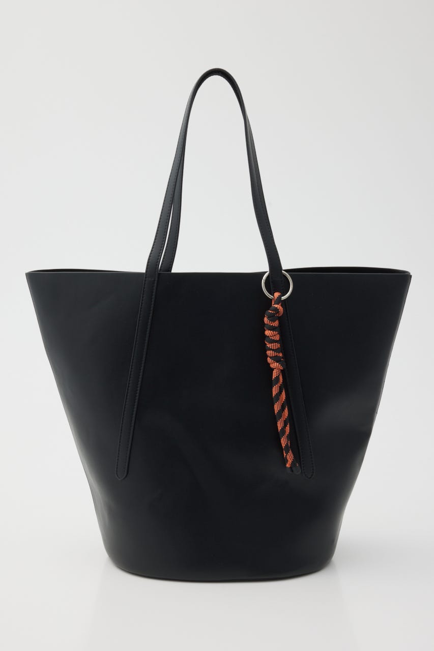【ポイントアップ+4％対象商品】［予約］Trapezoid bag BLK FREE