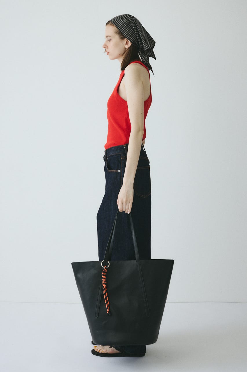 【ポイントアップ+4％対象商品】［予約］Trapezoid bag BLK FREE
