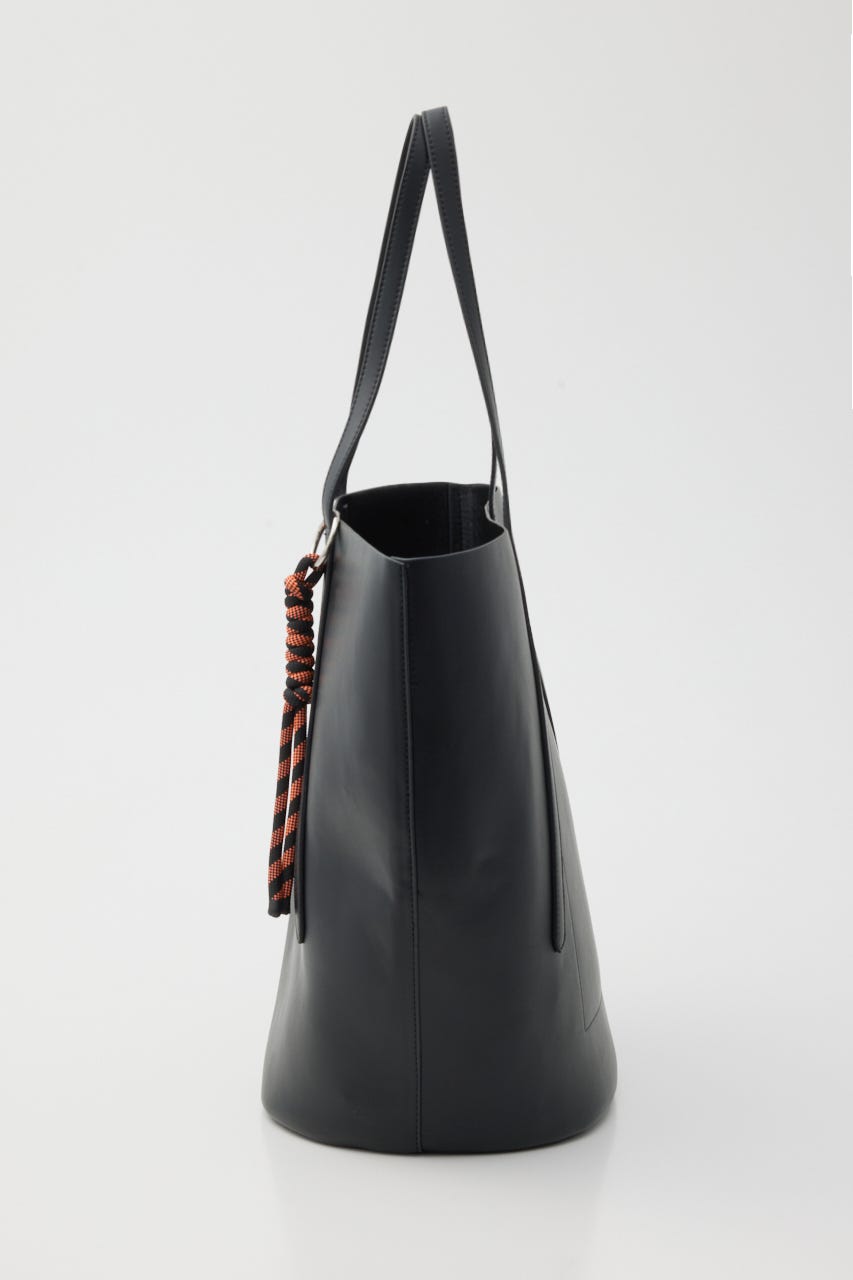 【ポイントアップ+4％対象商品】［予約］Trapezoid bag BLK FREE