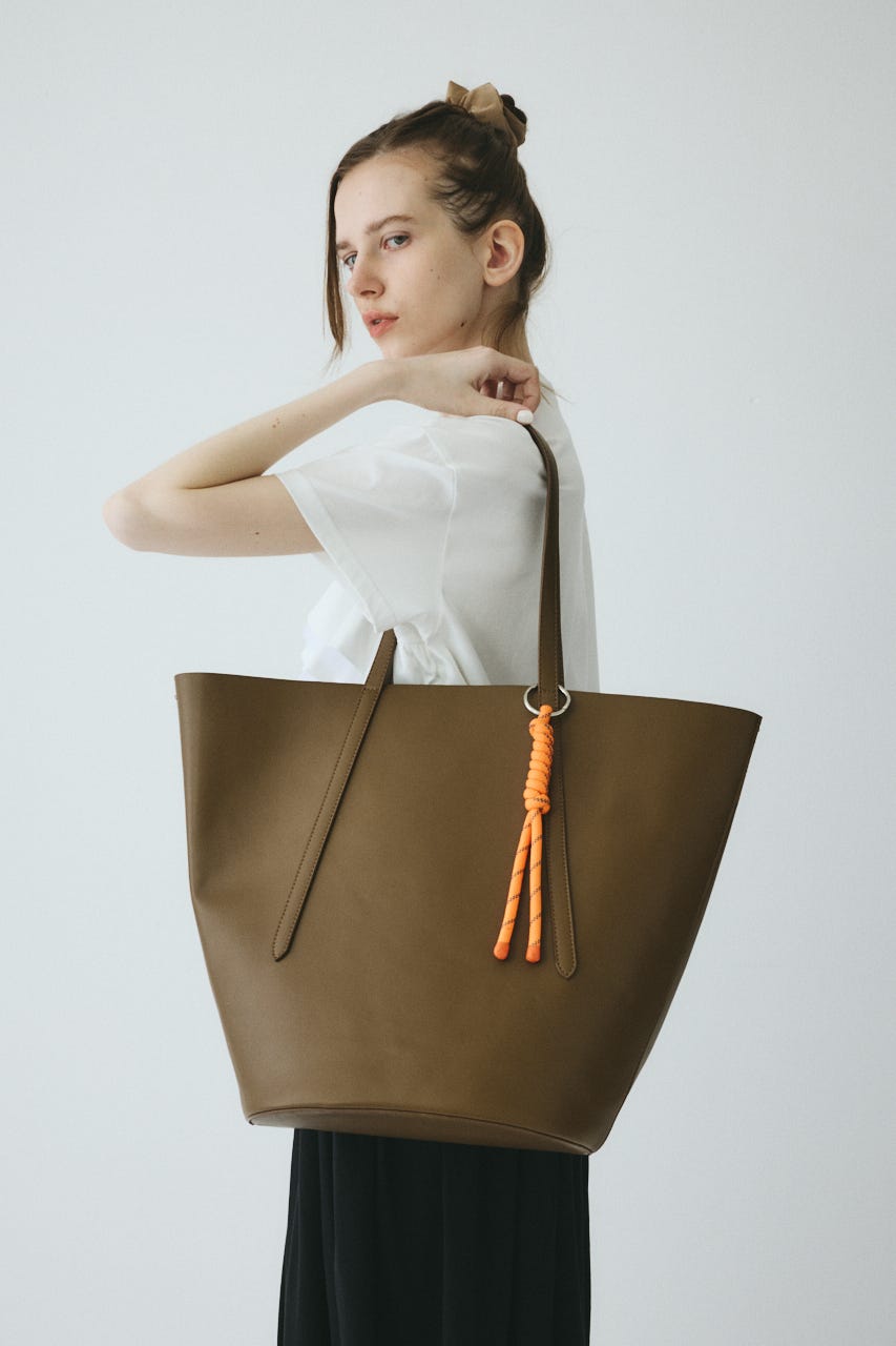 【ポイントアップ+4％対象商品】［予約］Trapezoid bag BRN FREE