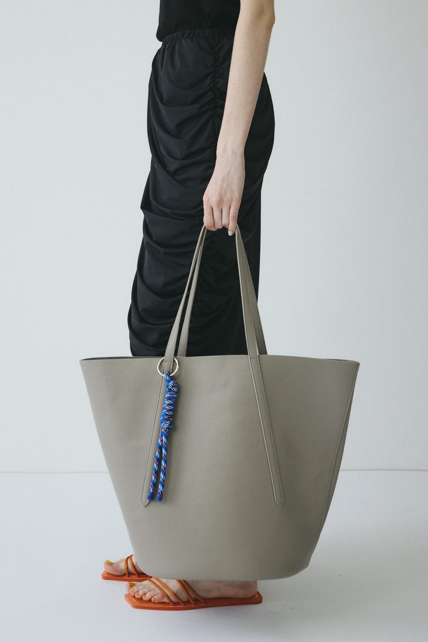 【ポイントアップ+4％対象商品】［予約］Trapezoid bag GRY FREE