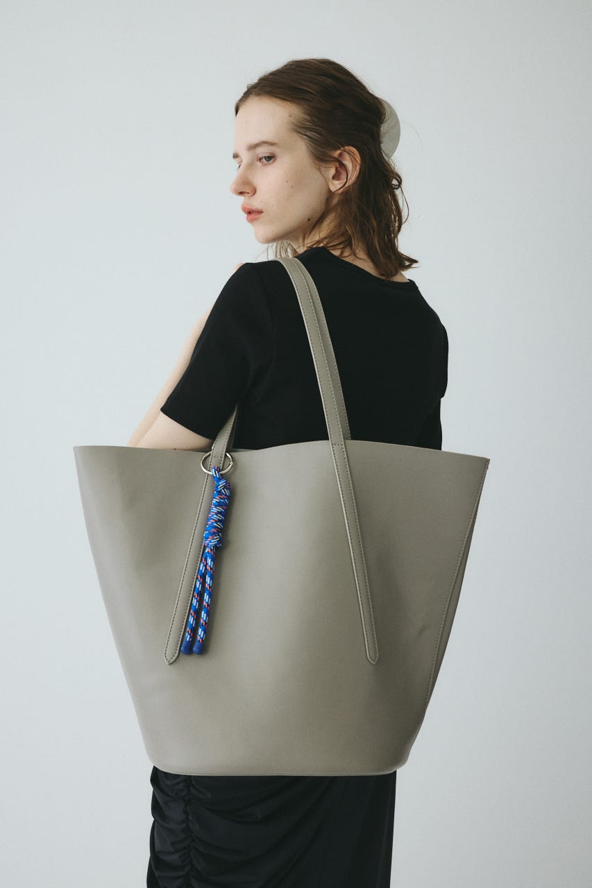 【ポイントアップ+4％対象商品】［予約］Trapezoid bag GRY FREE
