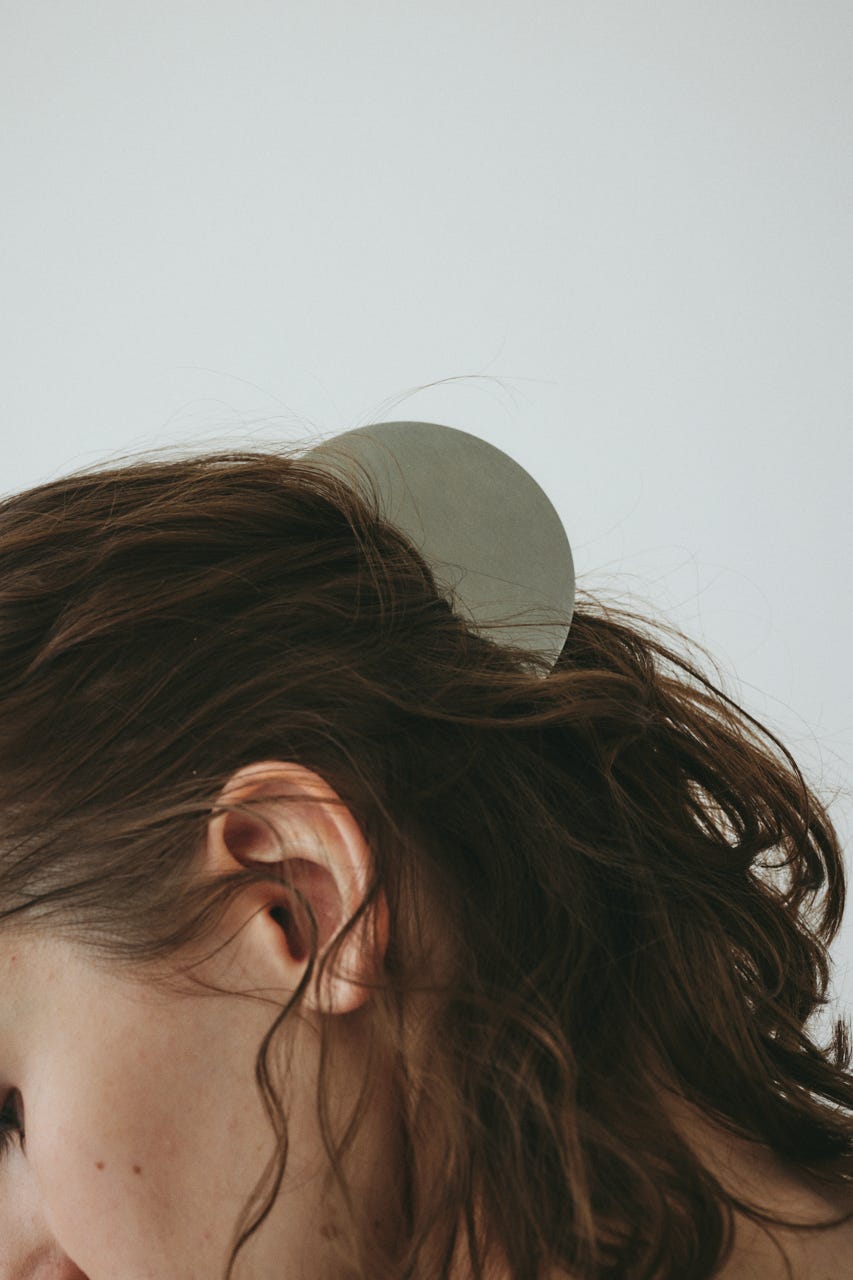 ［予約］Half moon hair clip SLV FREE