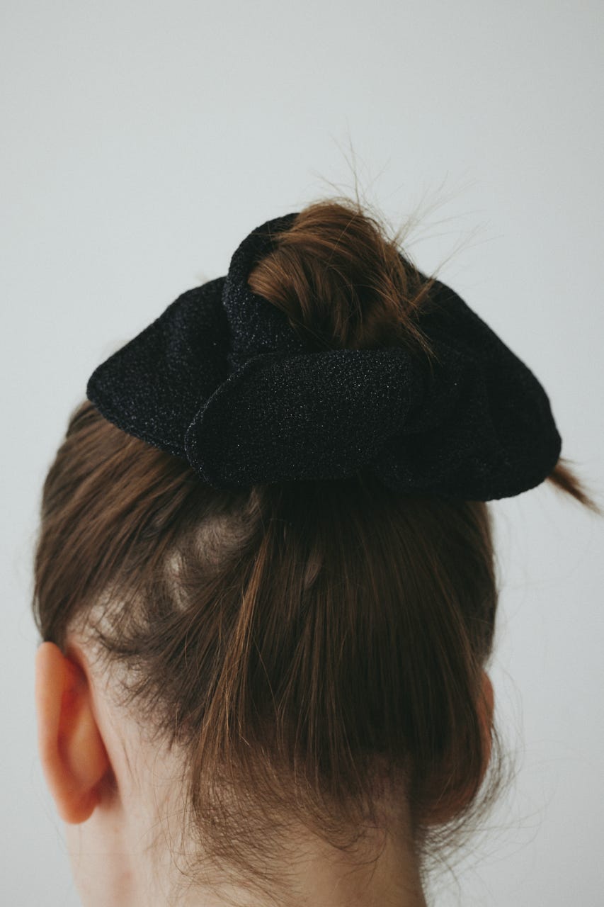 ［予約］Lame square scrunchie BLK FREE