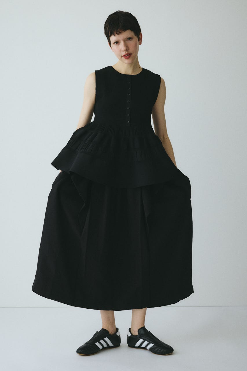 ［予約］Peplum knit tops BLK FREE