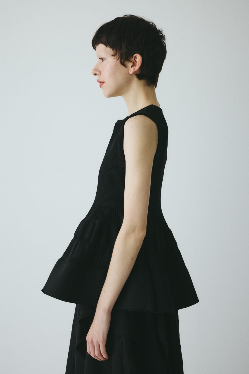［予約］Peplum knit tops BLK FREE