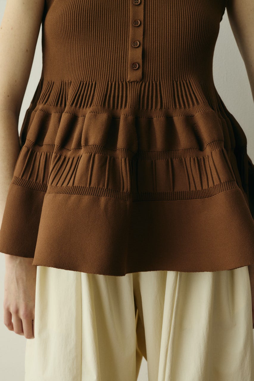 ［予約］Peplum knit tops BRN FREE