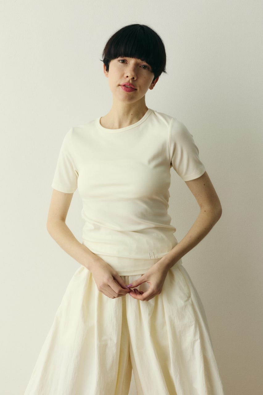 ［予約］Back open cut tops O/WHT FREE