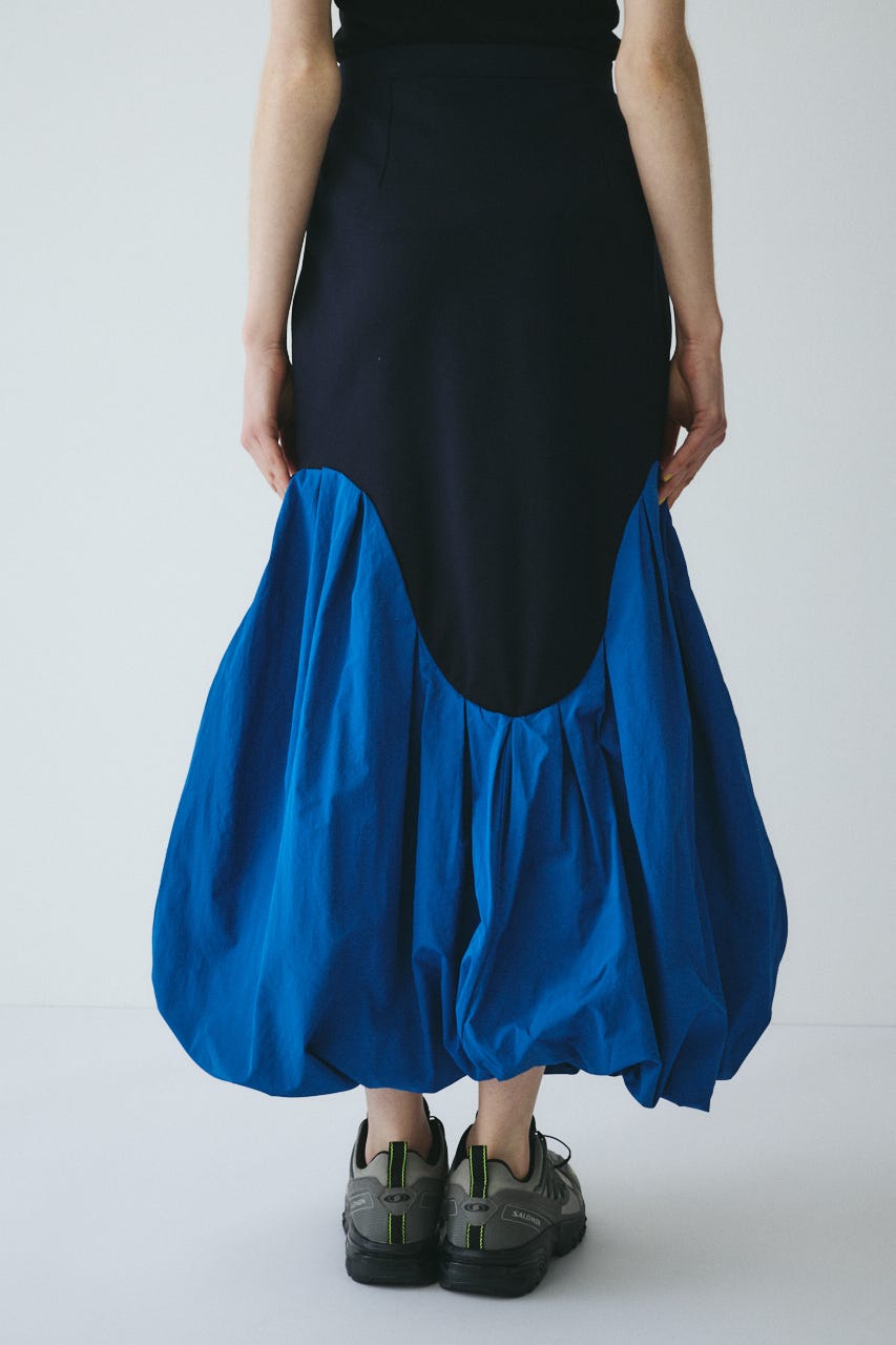 Round switching skirt 柄NVY FREE