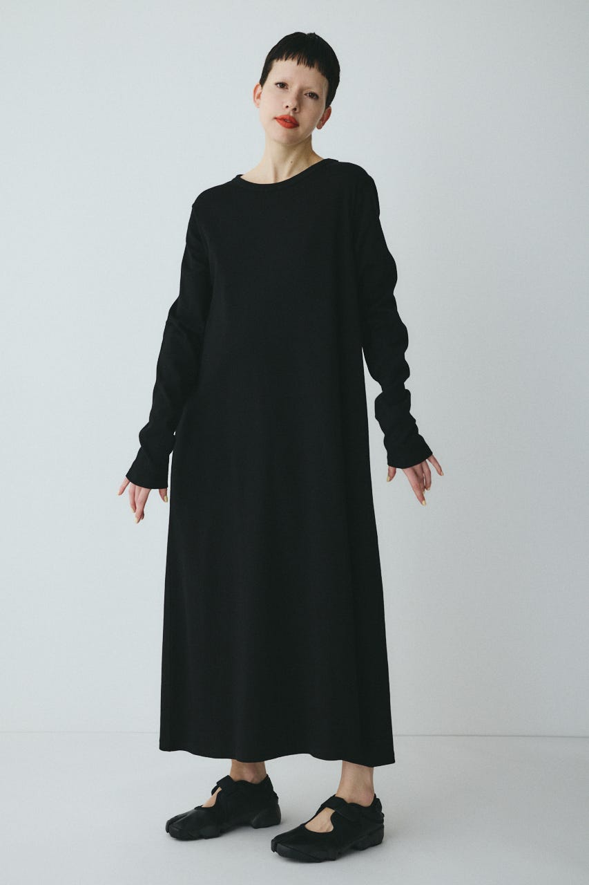 Back open cut dress BLK FREE