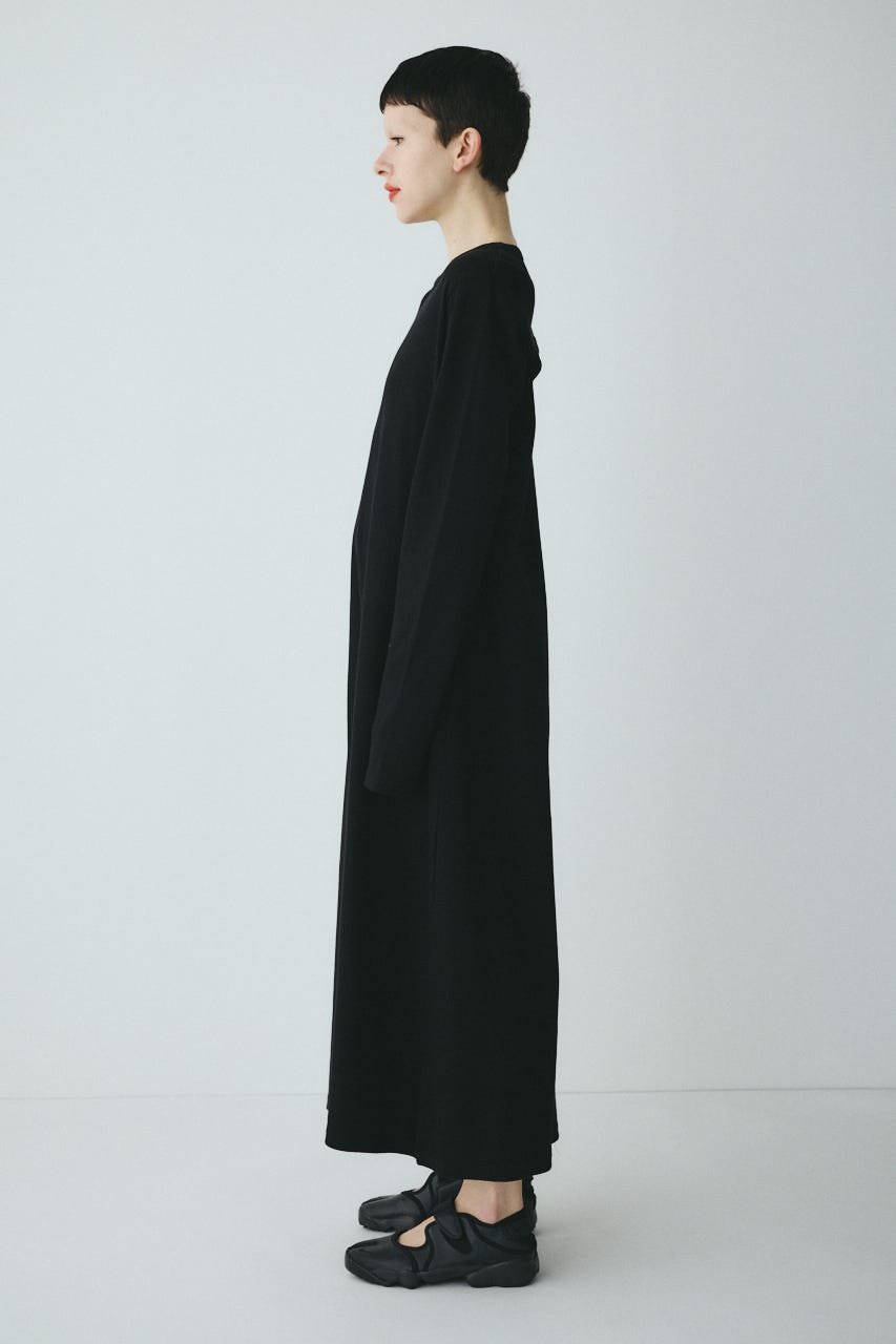 Back open cut dress BLK FREE