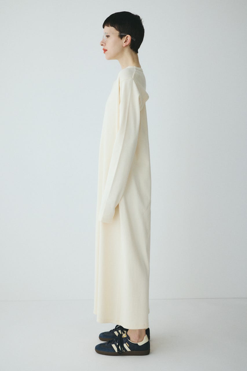 Back open cut dress O/WHT FREE