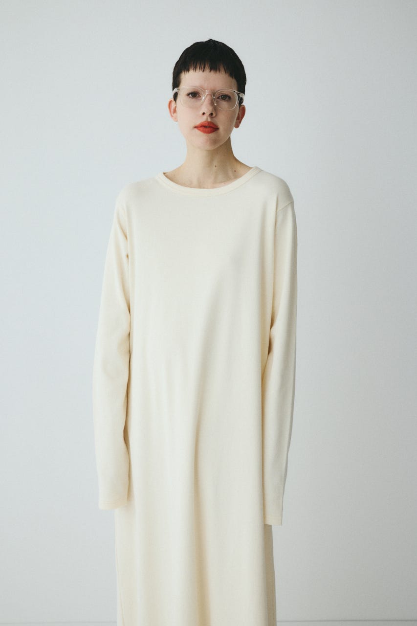 Back open cut dress O/WHT FREE