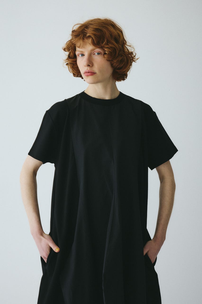 Round form dress BLK FREE