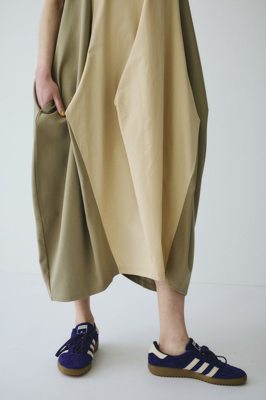 Round form dress L/KHA FREE