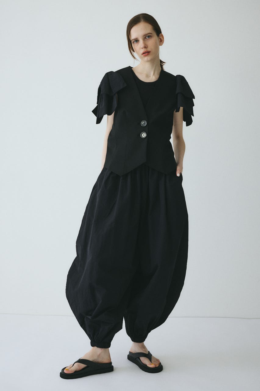 【ポイントアップ+4％対象商品】［予約］Ribbon shoulder vest BLK FREE