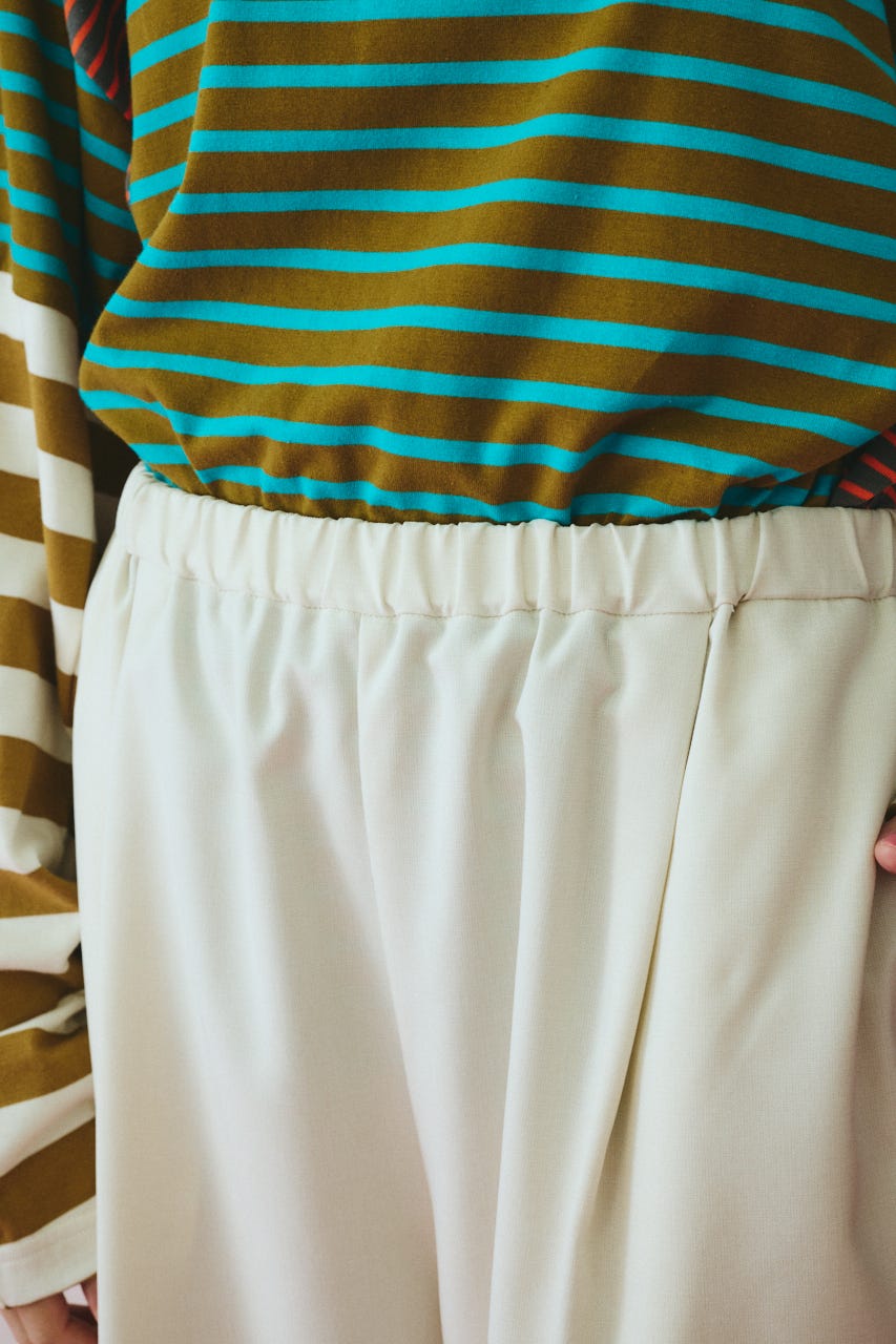 ［予約］Cocoon tuck pants O/WHT 38