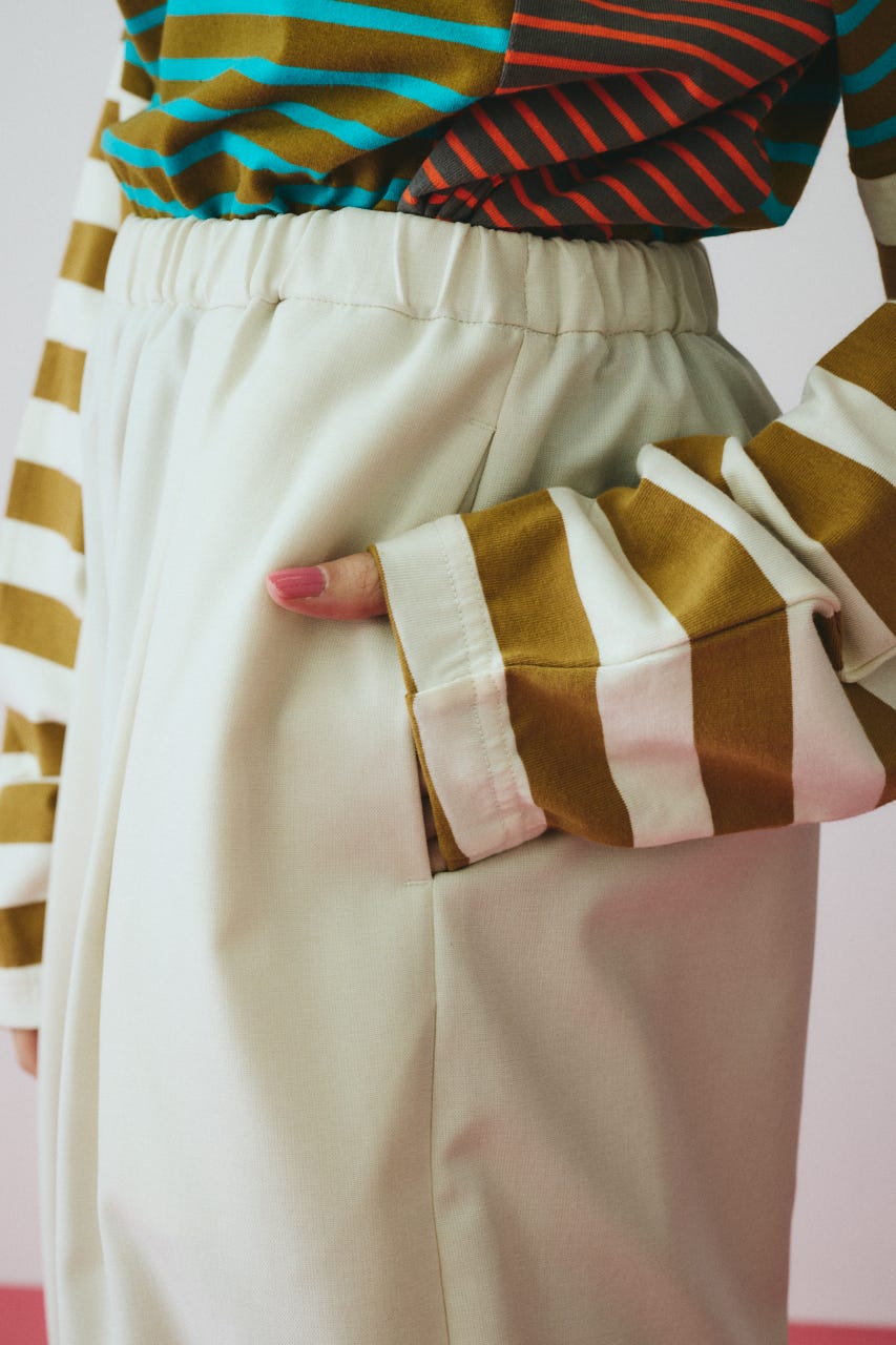 ［予約］Cocoon tuck pants O/WHT 38