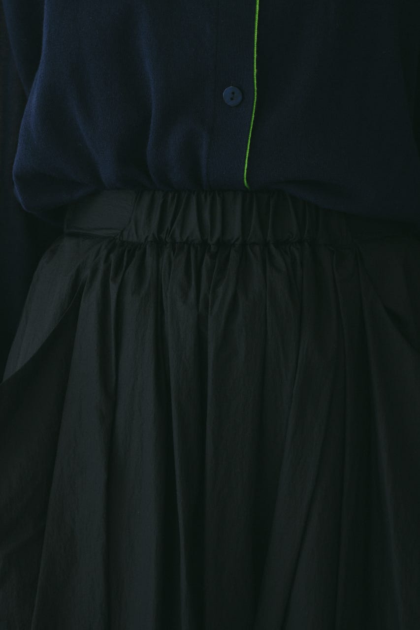 Volume nylon skirt BLK FREE