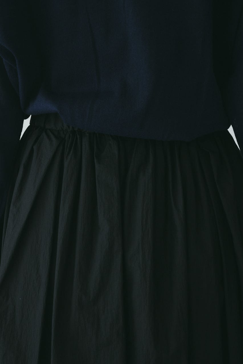 Volume nylon skirt BLK FREE