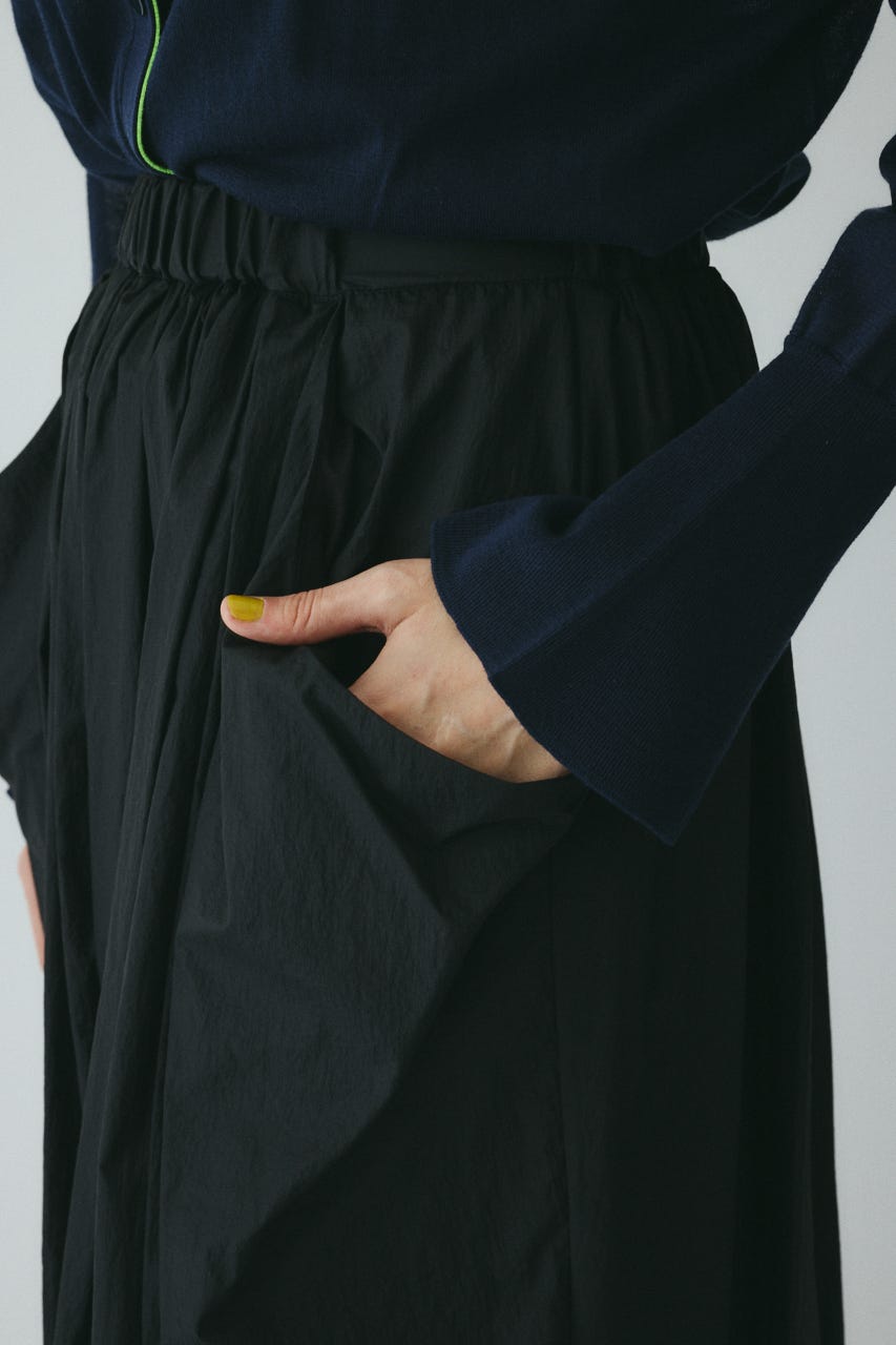 Volume nylon skirt BLK FREE