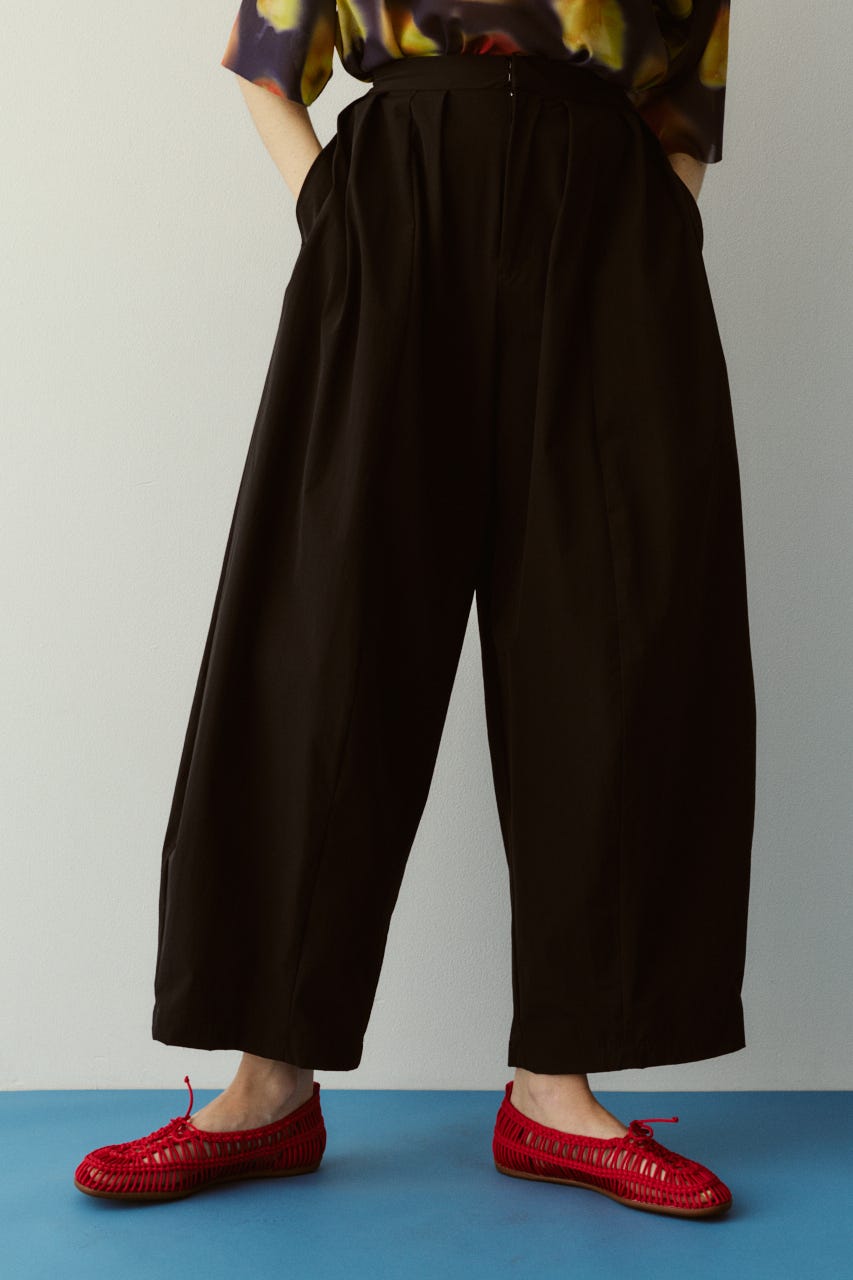 Many tuck cocoon pants BLK 38