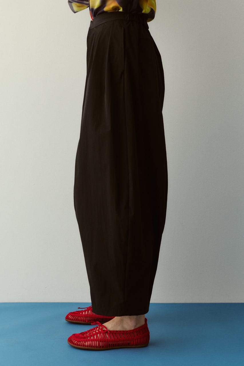 Many tuck cocoon pants BLK 38